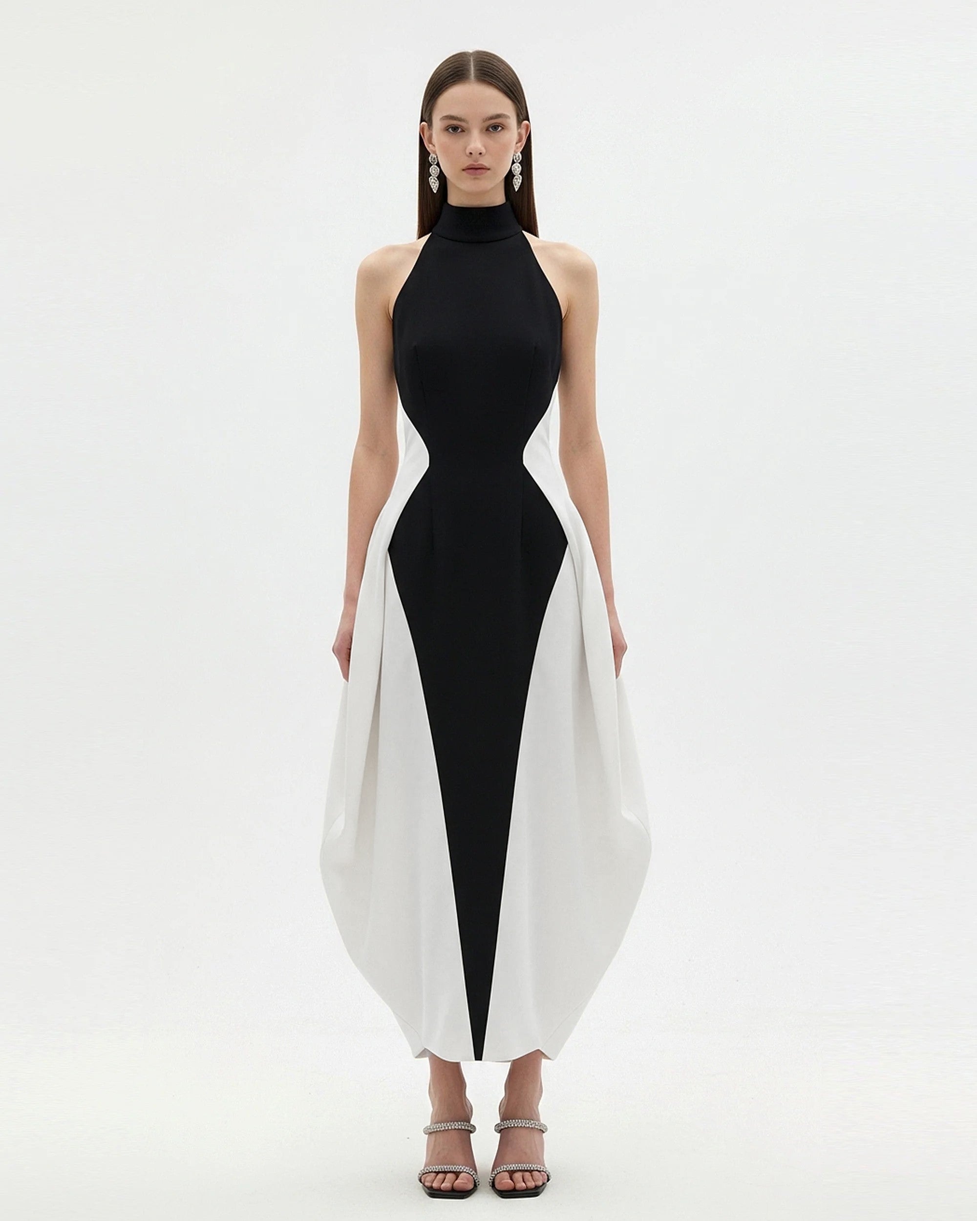 Monochrome Paneled Maxi Dress – Black | JW PEI