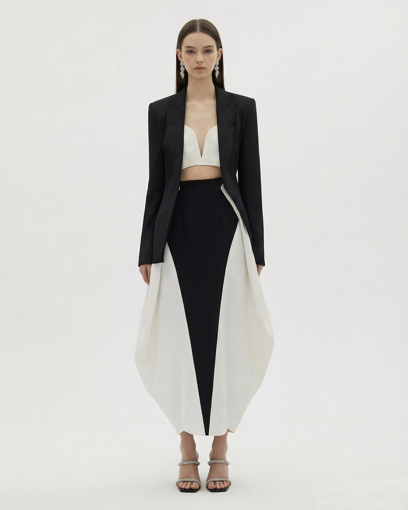 Structured Peak-Lapel Single-Button Blazer - Black