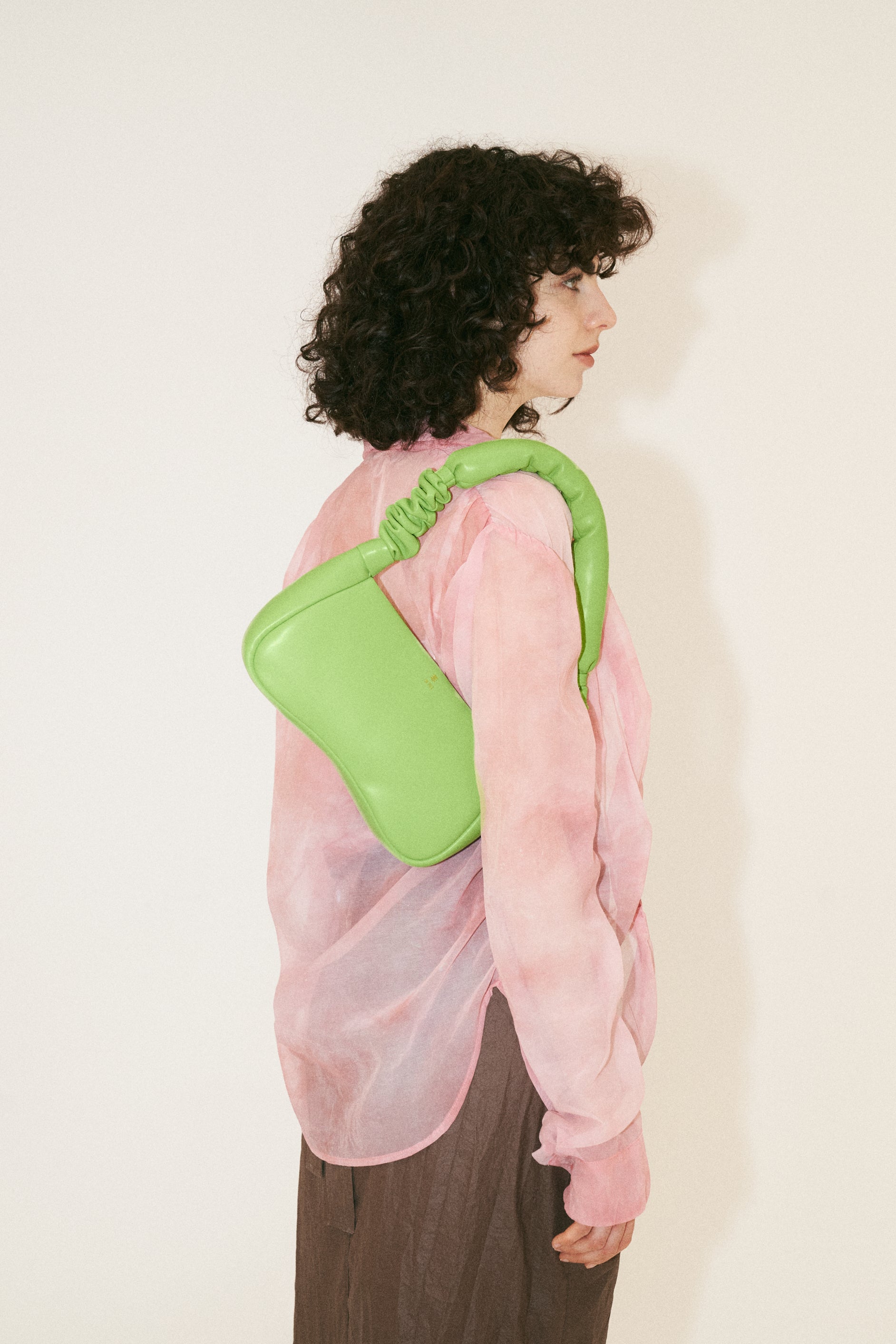 人気☆JW PEI☆ ALISON SHOULDER BAG Alison Soft Volume Shoulder Bag - Black | JW PEI